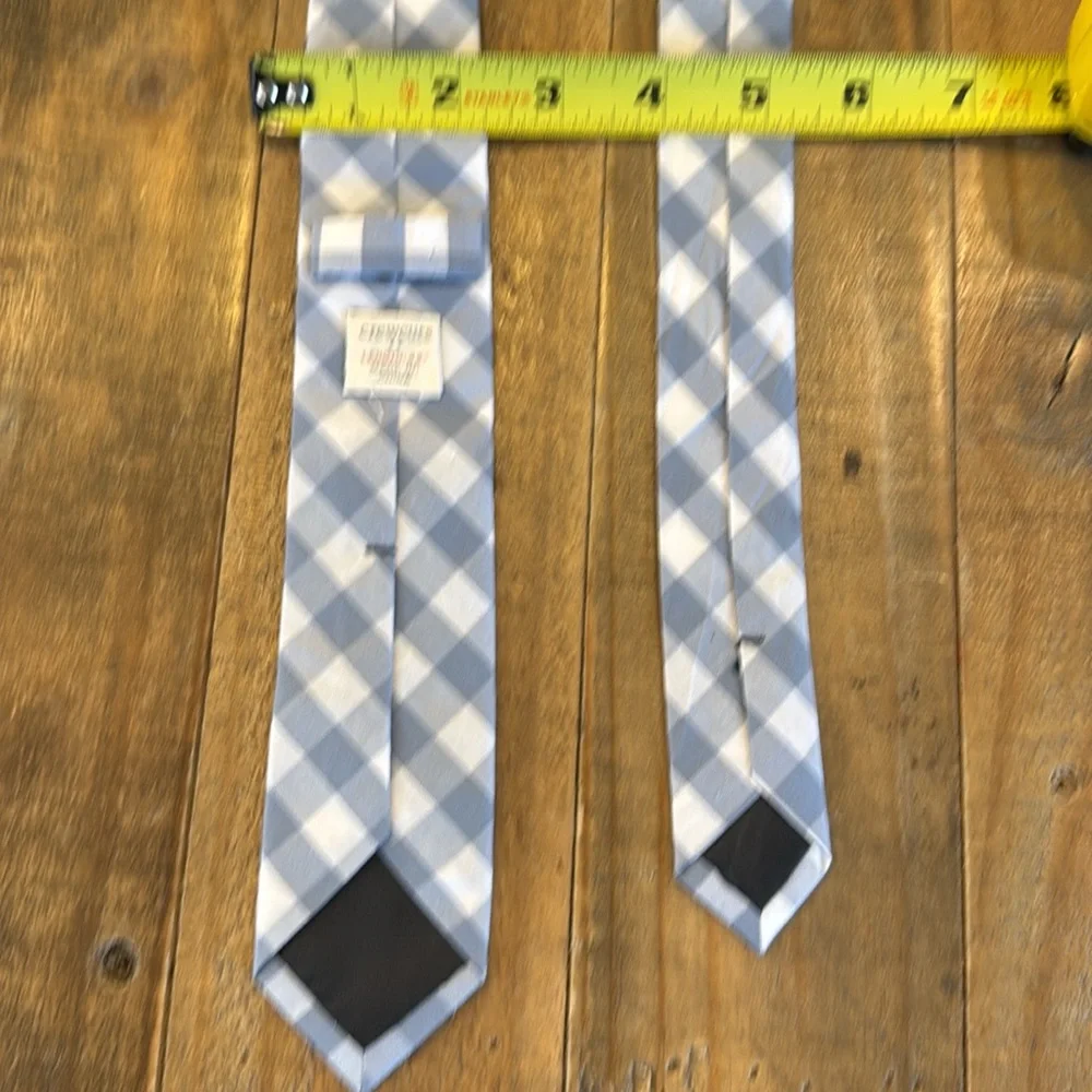 Boys crew cuts necktie  length 42 inches